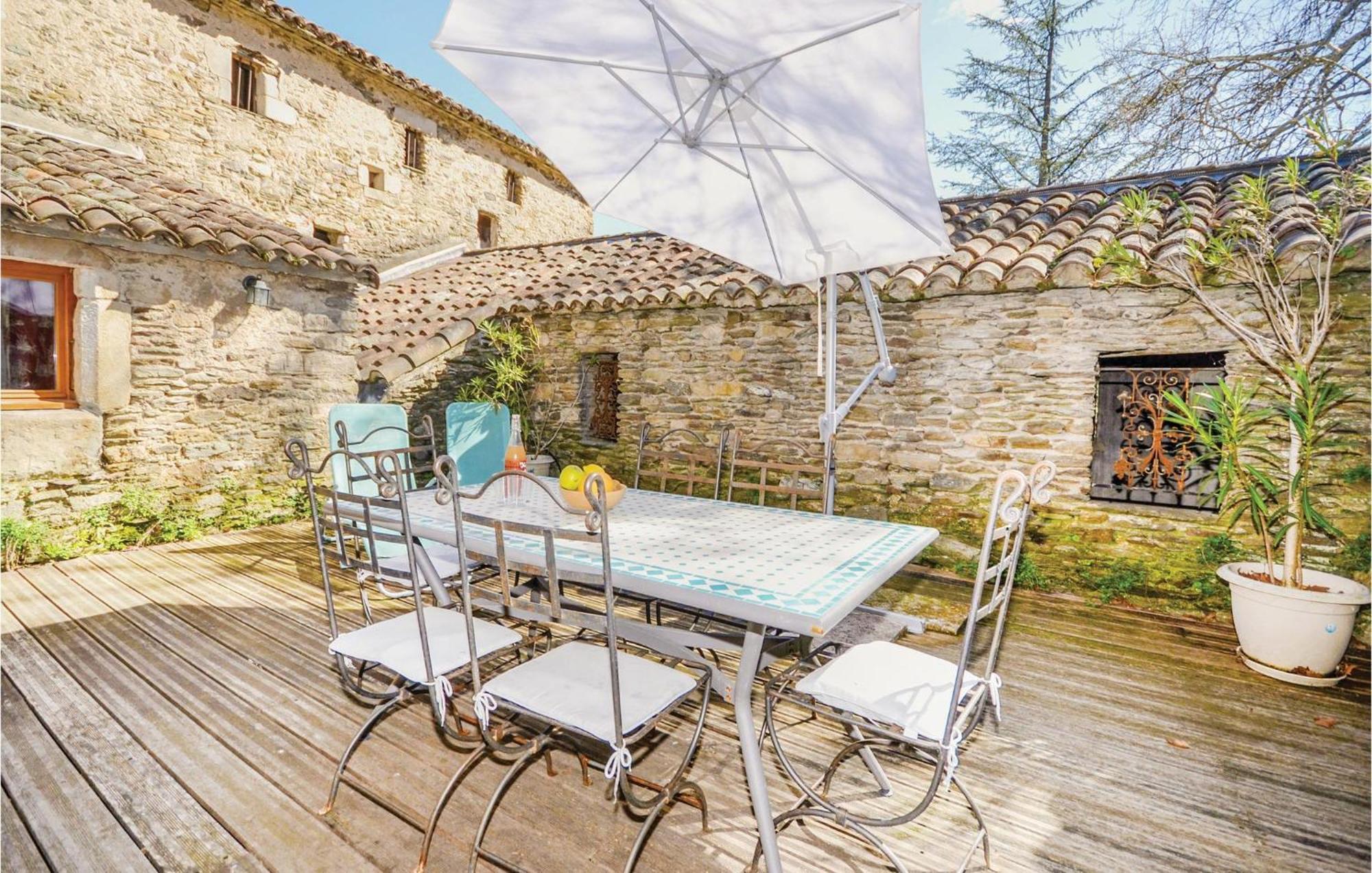 2 Bedroom Nice Apartment In Les Salles-Du-Gardon Soustelle Εξωτερικό φωτογραφία
